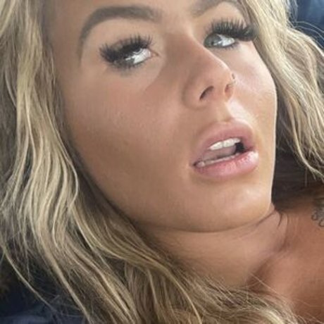 kyliescreams model pretty photos