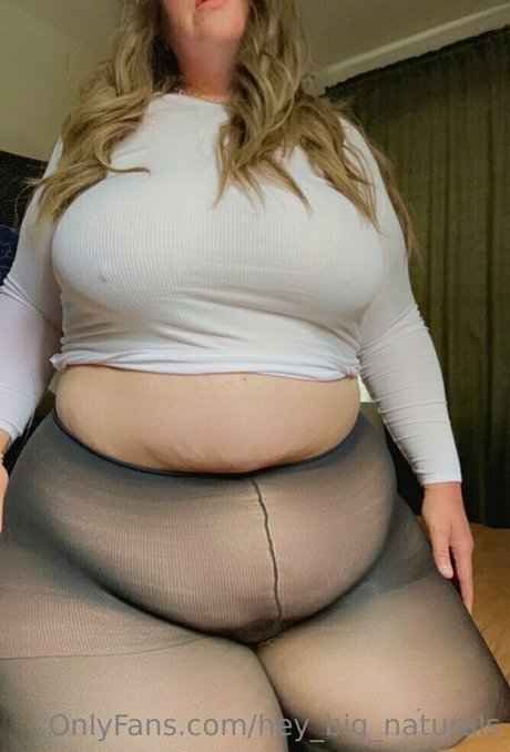 hey big naturals model high quality images