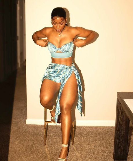 iam edwina wehjla nude model gallery