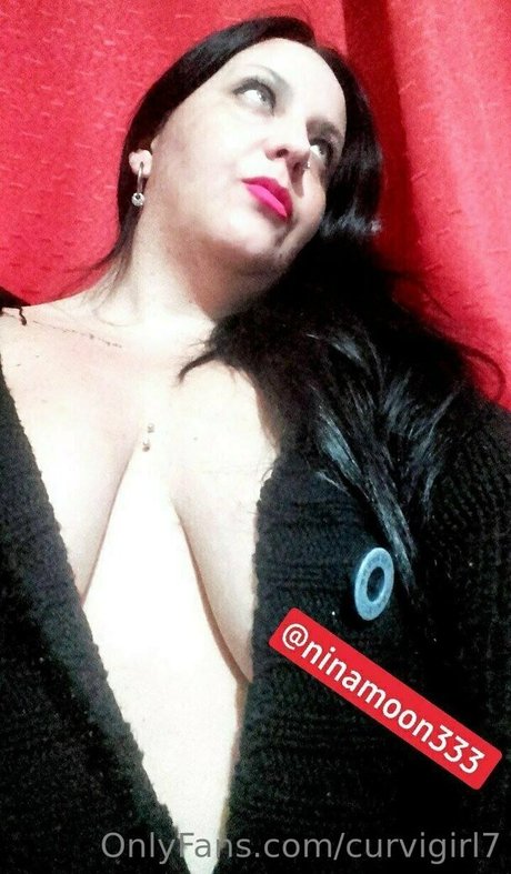 curvigirl7 model pornographic picture