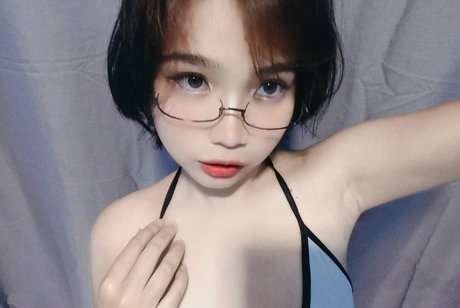 AraNikolaev naked actress image