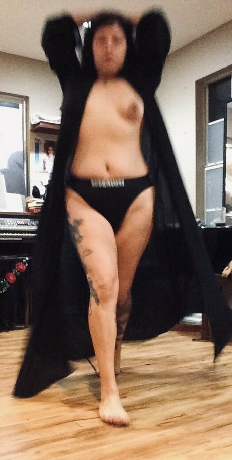 mirari mata model sexy gallery