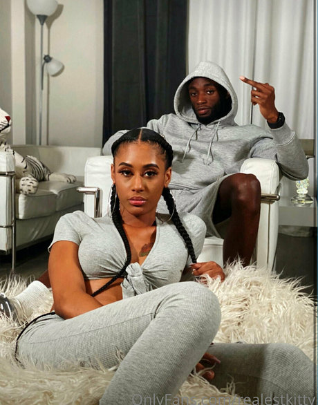 moorexxxclusive profile pic