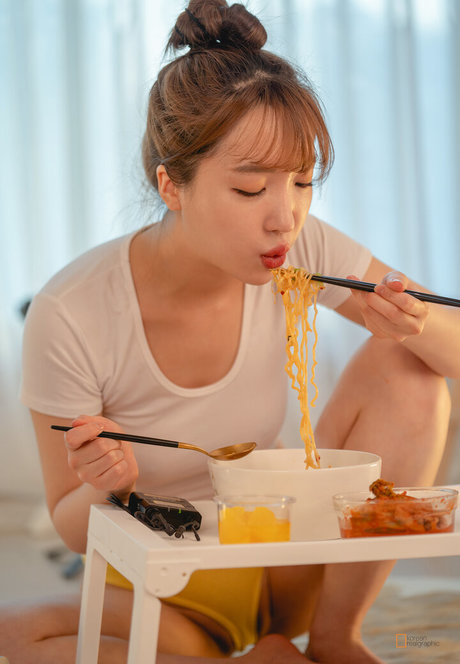 Son Ye Eun nice star image