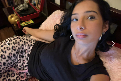 blushingblooms naked pornstar img