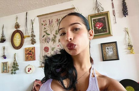 blushingblooms model hot pics