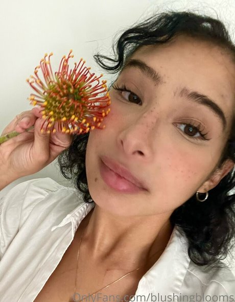 blushingblooms pornographic model photos