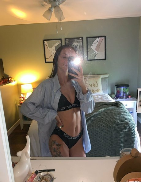 missmakaylabaddie art model img