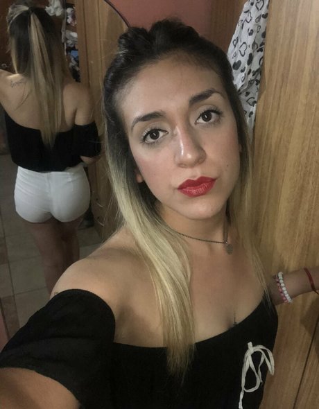 xxx shfire top model image