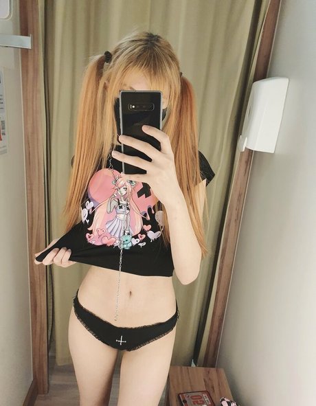 nymphetty model perfect img