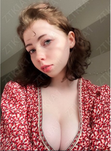 Darlings spam top star photo