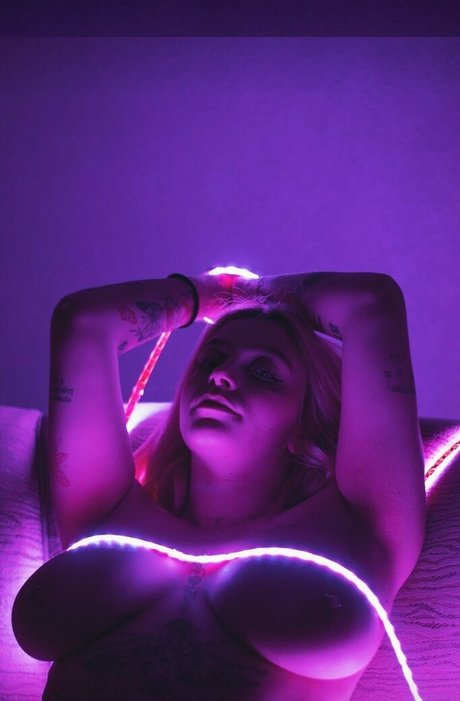 Stef Mwndstef model beautiful image