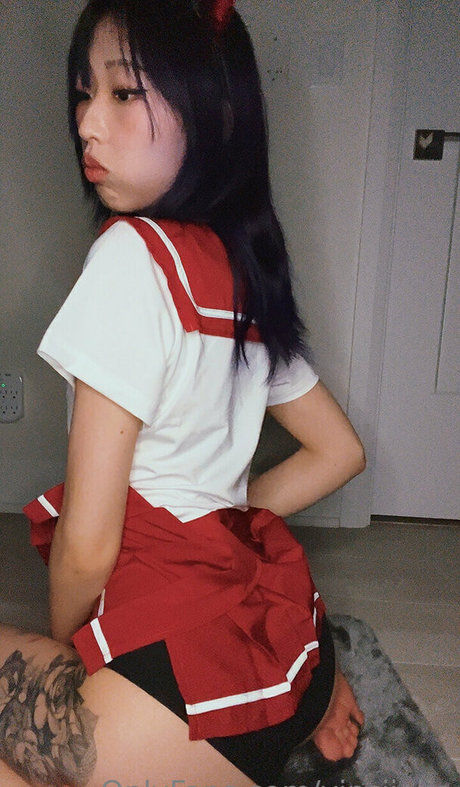 yinsdere hot model gallery