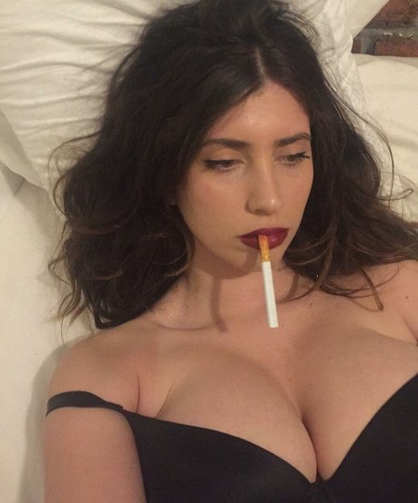 scientwehst model exclusive image