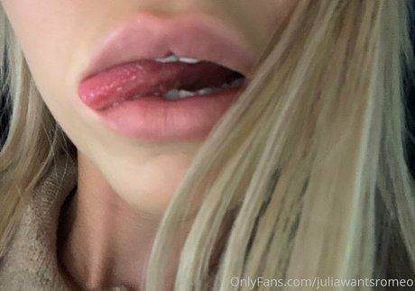 julianawantsromeo model adult photos