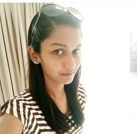 Indian Exhibition star sexy image