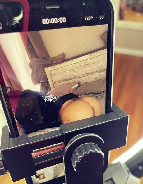 Tashamain art star picture