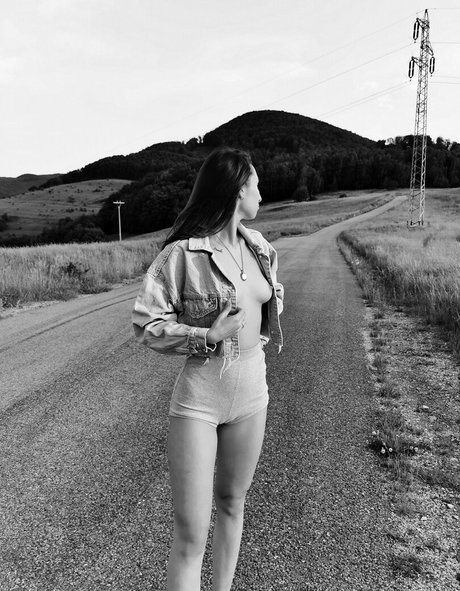 amyvalentinexxx pornstar sexy pictures