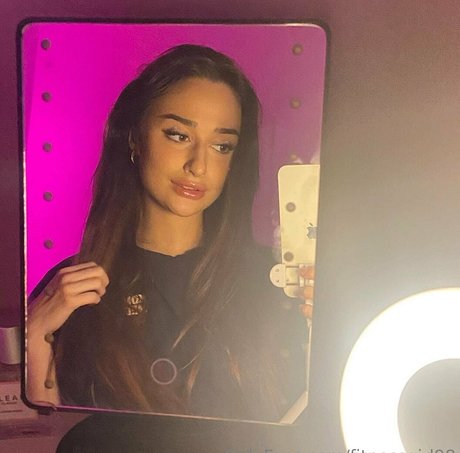 fitnessgirl98 top actress photos