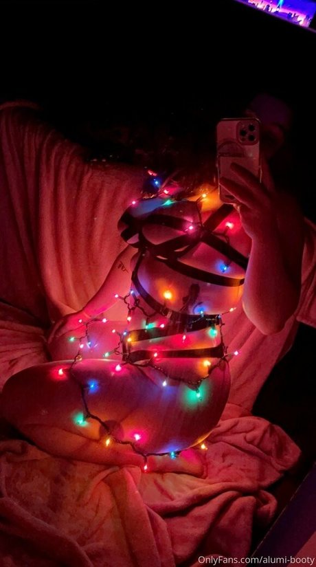 alumi booty model xxx photo