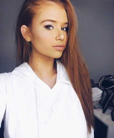 Alyssa Randall hd pornstar photos