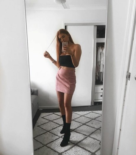 Alyssa Randall nudes model pics