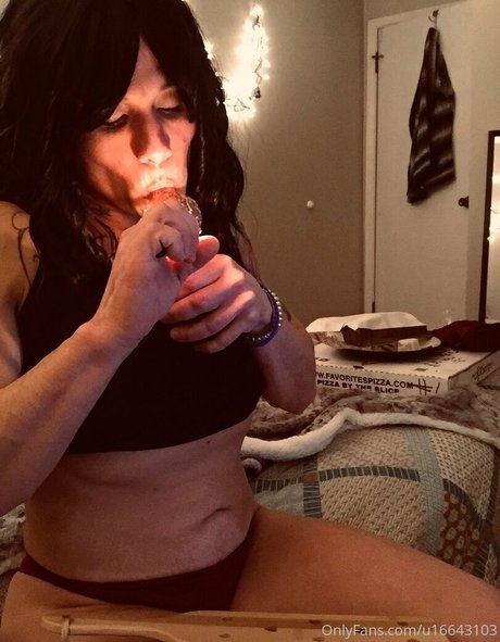 goddessraine420 model pornographic image