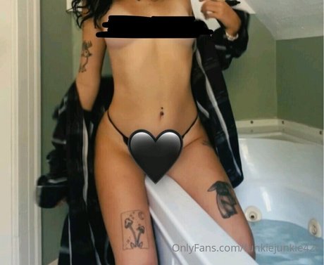 Meg Reillly nude actress galleries