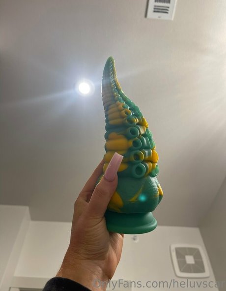 heluvscar adult actress photo