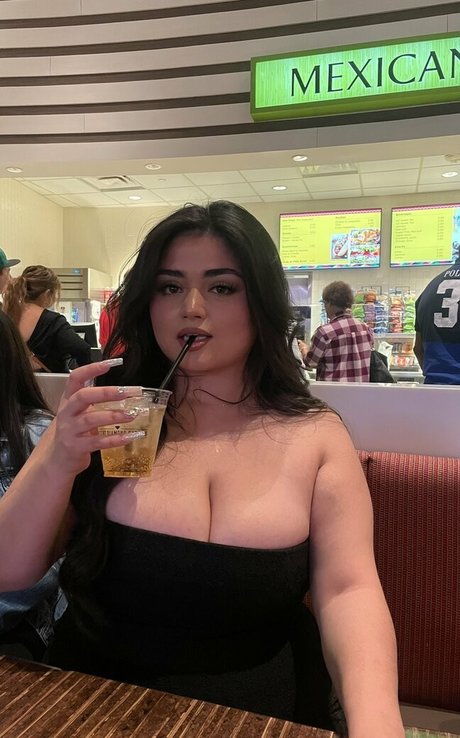 Moniquelona naked model galleries