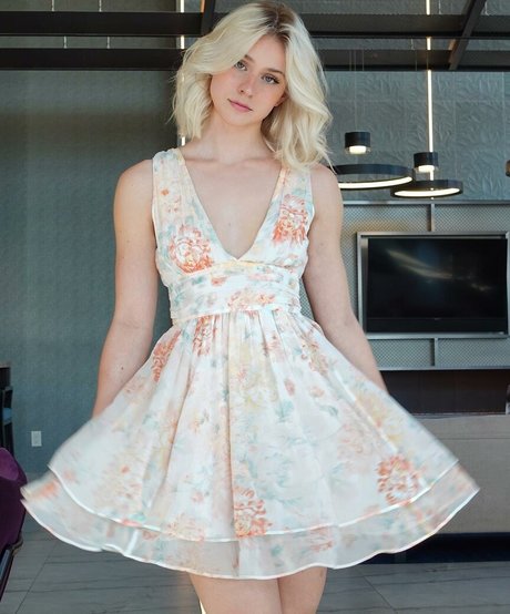 Annabel Lucinda sexy pornstar photo