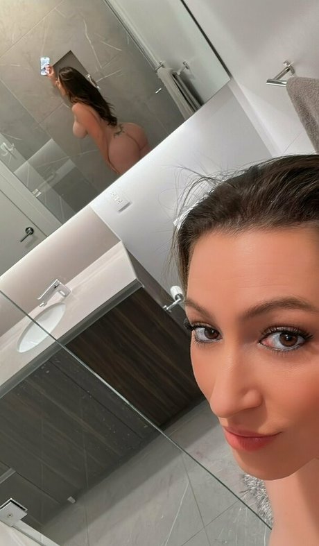 Lindseybaseball xxx actress galleries