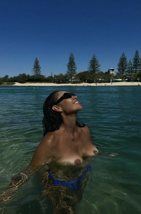 Kenza Peachie sexy model galleries