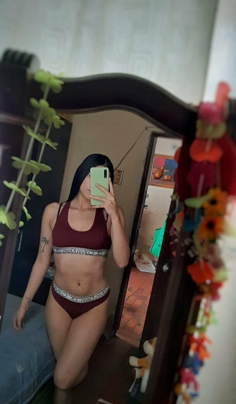 Valentina Obando art star img