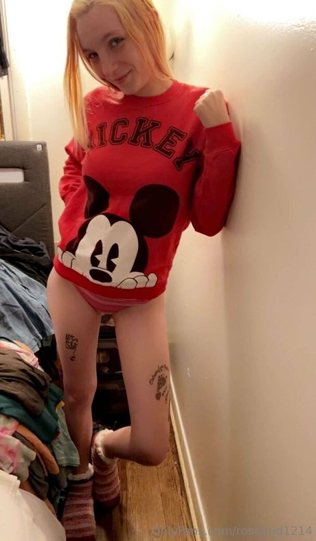 rosebud1214 pornstar naked photo