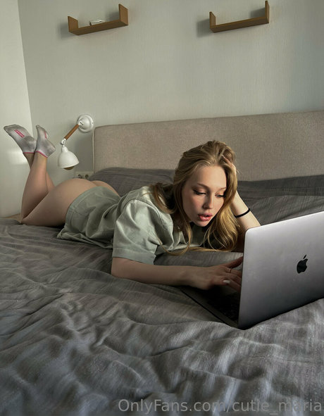 cutie kira pornstar pictures