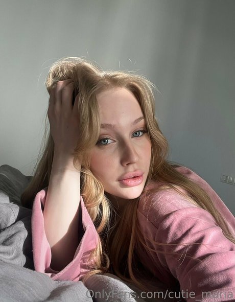 cutie kira high quality pornstar photo