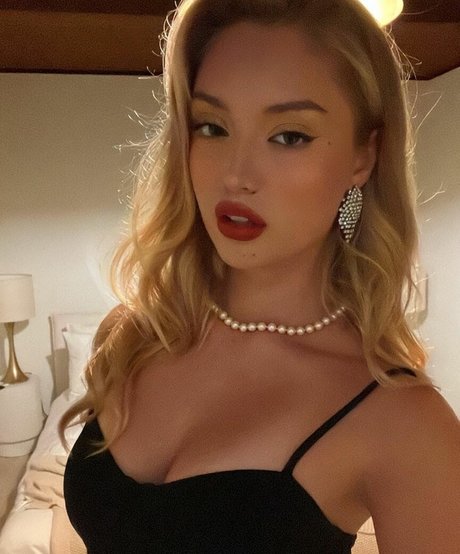 Bella Podaras sex actress picture