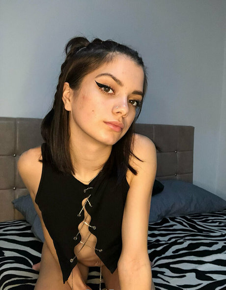 evelinrosee star sexy image