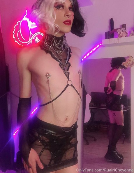 rucheyenne erotic actress photos