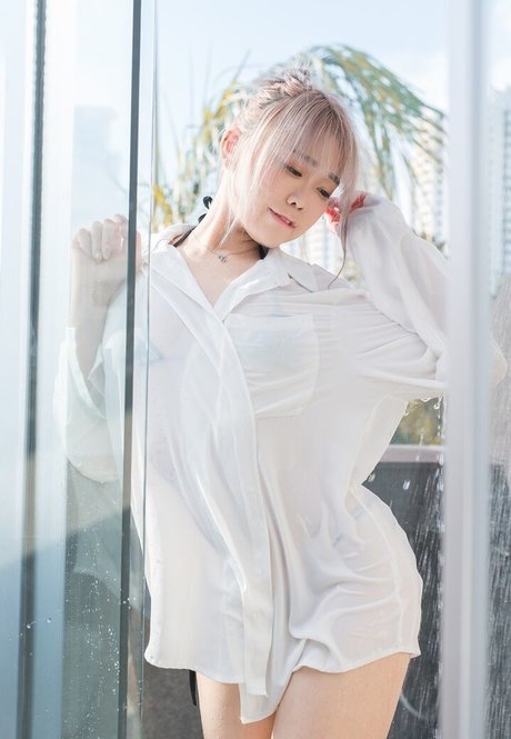 mikipuff sexy model pic