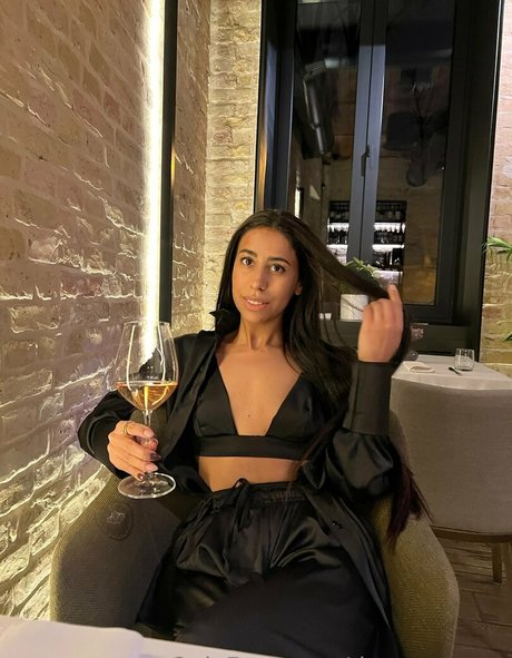 miaa sexy perfect model pic