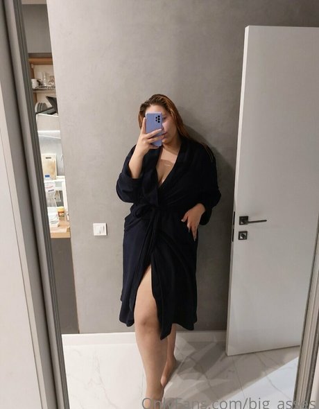 curvy iris model hd galleries