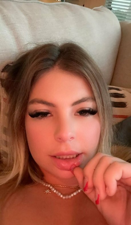 lilyhazexx model naked gallery