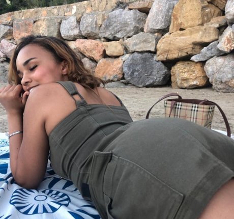 Ginnet model nudes photo