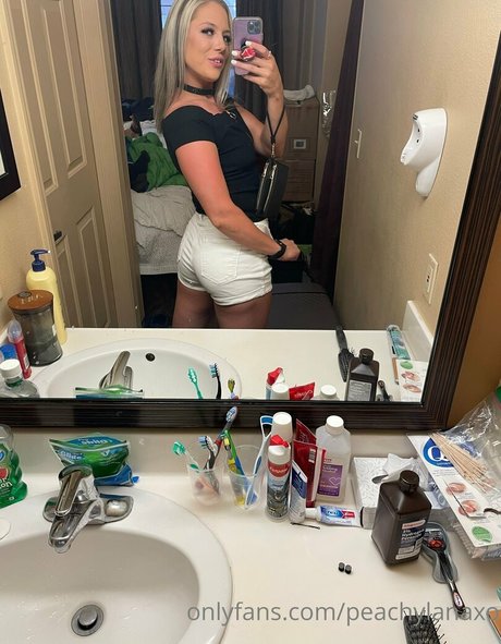 peachylanaxo model porn img