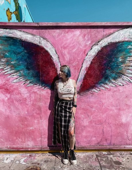 Weronika Truszczynska star nude img