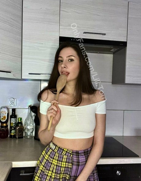 lili torn model porn picture