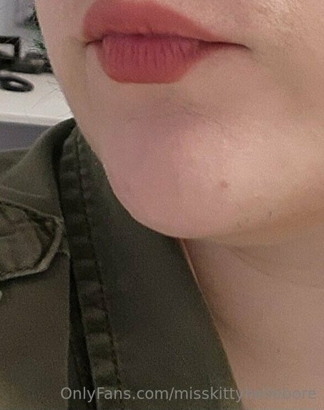 misskittyhellebore model high quality photo