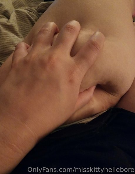 misskittyhellebore exclusive pornstar pics